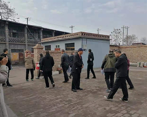 縣委、鎮(zhèn)府領導驗收煤改電工程
